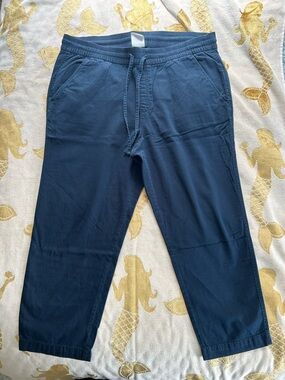 Women’s GAP cotton blend Easy Pant - cropped - navy - Size L